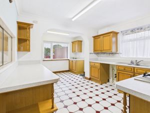 Kitchen- click for photo gallery